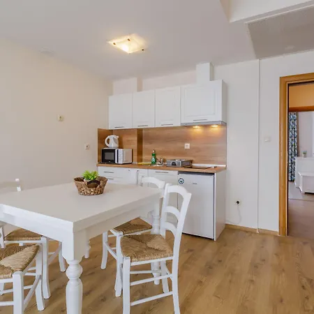 מלון דירות Gardenia Palace פומורי