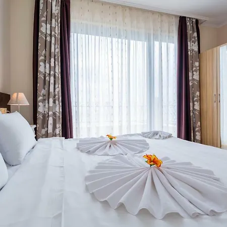 Gardenia Palace 3* פומורי