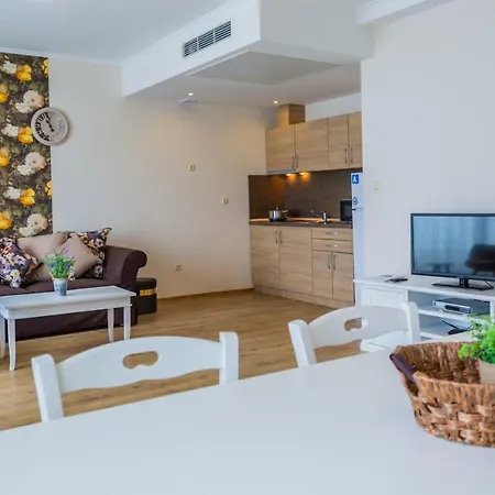 Gardenia Palace מלון דירות